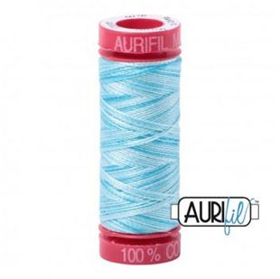 Bild på Aurifil 4663 Baby Blue Eyes Mako Cotton 12 Broderitråd