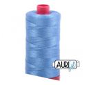 Bild på Aurifil 2725 Light Wedgewood Mako Cotton 12 Broderitråd 325m