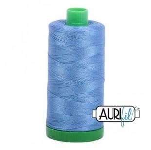 Bild på Aurifil 2725 Light Wedgewood Mako Cotton 40/2