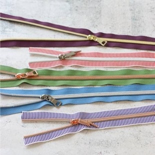 Bild på Upbeat Zipper Bundle Box med dragkedjor från Sallie Tomato