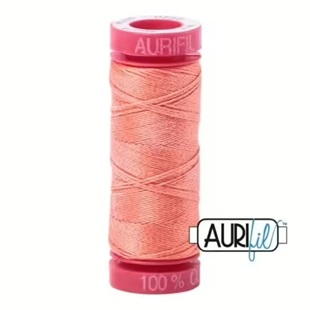 Bild på Aurifil 2220 light salmon Mako Cotton 12 Broderitråd