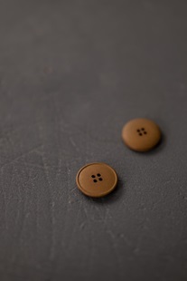 Bild på Merchant & Mills Hemp Button 20mm – Stanley Tan