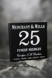 Bild på Merchant & Mills Finest Sewing Needles 25 st synålar och nålpåträdare