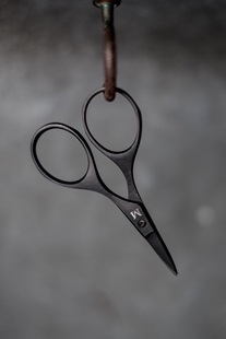 Bild på Merchant & Mills Baby Bow Scissors liten trådsax